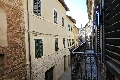 Casa Indipendente in vendita, Via Mazzini, Montalcino