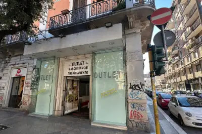 Negozio in affitto, Corso Cavour, Bari