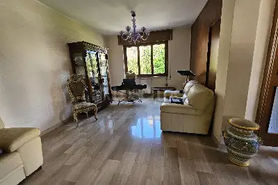 Villa in vendita, Via Pyre, Latina