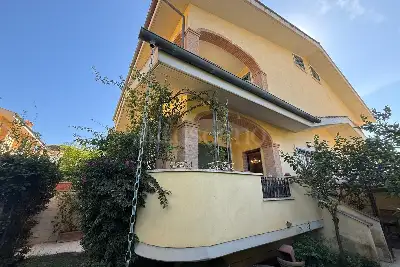 Villa Plurifamiliare in vendita, Via Numana, Fiumicino