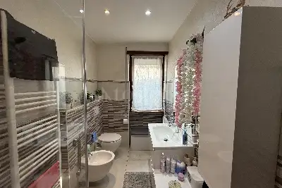 Casa in vendita, Via Salvatore Quasimodo, Como