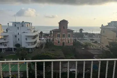Attico in vendita, Viale della Pineta di Ostia, Roma