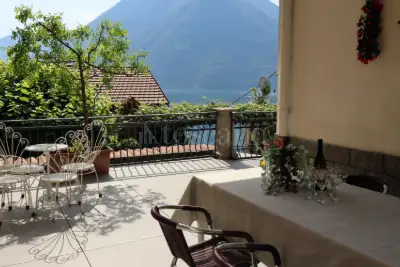 Casa Indipendente in vendita, Via Schignano, Argegno
