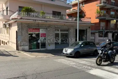 Store for rent, Via Tuscolana, Roma