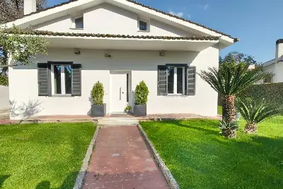 Villa in vendita, Via Torcegno, Roma