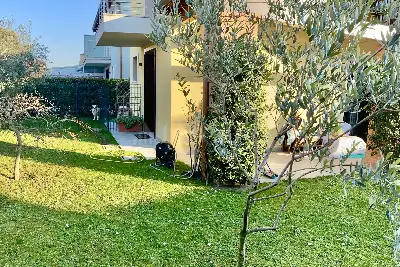 Villa in vendita, Via Achille Ambrosi, Peschiera del Garda