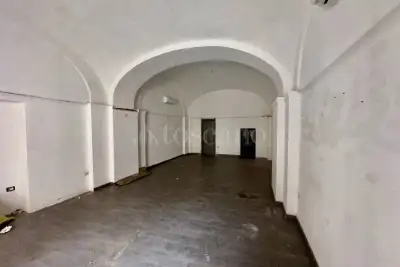Negozio in affitto, Via Giuseppe Verdi, Caserta
