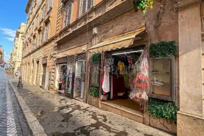 Negozio in vendita, Via Sistina, Roma
