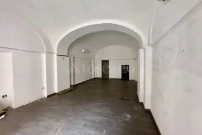 Negozio in affitto, Via Giuseppe Verdi, Caserta
