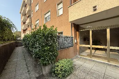 Casa in vendita, Via Salvatore Quasimodo, Como