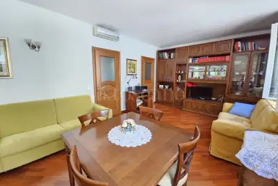 Casa in vendita, Largo Pannonia, Roma