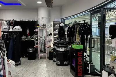 Negozio in vendita, Via dell'Appagliatore, Roma