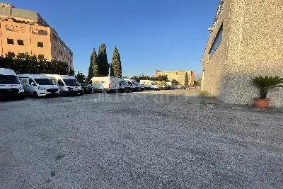 Capannone in vendita, Via dei Castelli Romani, Pomezia