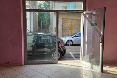 Negozio in vendita, Via IV Novembre, Loreto Aprutino