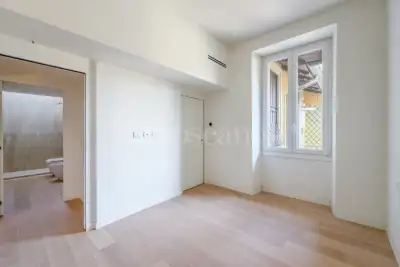 Casa in vendita, Via Giulio Uberti, Milano