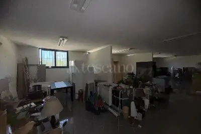 Negozio in affitto, Via della Chiusa, Calenzano