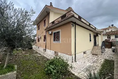 Villa Bifamiliare in vendita, Via Filippo Cuggiani, Fiumicino