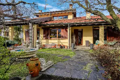 Villa in vendita, Via Luigi Pirandello, Besano