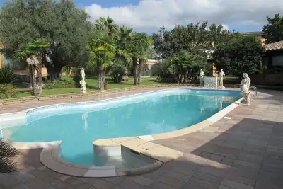 Villa in vendita, Viale di Castel Porziano , Roma