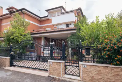 Villa in vendita, Via Spagna, Latina