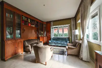 Casa in vendita, Via Teognide, Roma