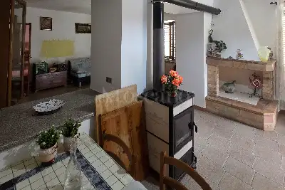 Casa Indipendente in vendita, Contrada Chioviano Basso 103, Bisenti