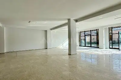 Negozio in affitto, Via Circumvallazione, Avellino