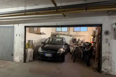 Box in vendita, Piazza Ener Bettica, Roma