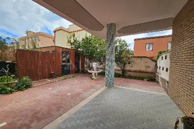 Casa in vendita, Via Rumenia, Pomezia