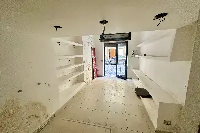 Negozio in vendita, Via Duomo, Capua