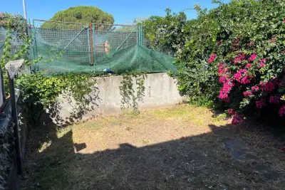 Villino a Schiera in vendita, Via Salvatore Quasimodo, Valverde