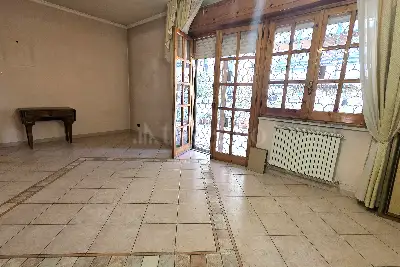 Villino a Schiera in vendita, Via degli Ossoli, Roma