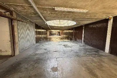 Box in vendita, Via Vasari , Monza