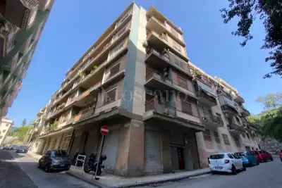 Magazzino in vendita, Via Degli Antonj, Messina