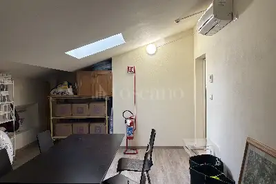 Stabile Uso Ufficio in vendita, Via Santa Gonda, Prato