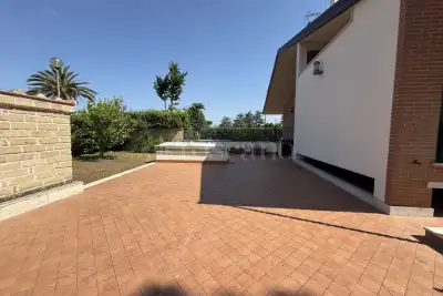Villa Bifamiliare in affitto, Via Giovanni Giuseppe Gizzi, Roma