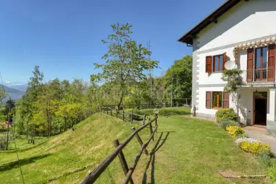 Casa Indipendente in vendita, Via Provinciale, Marchirolo