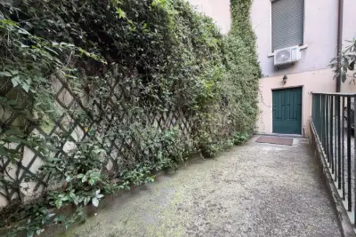 Magazzino in vendita, Via Giovanni da Procida, Milano