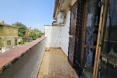 Villino a Schiera in vendita, Via Lago di Como, Pomezia