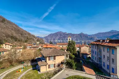 Casa in vendita, Via A. Manzoni, Brusimpiano