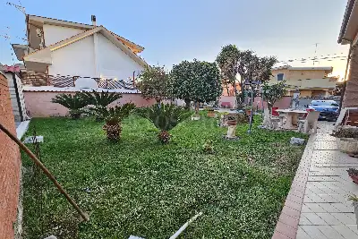 Villa Bifamiliare in vendita, Via Mar Nero, Pomezia