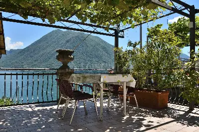 Casa Indipendente in vendita, Via Schignano, Argegno