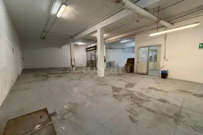 Magazzino in vendita, Via Arturo Graf, Palermo