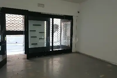 Negozio in affitto, via camollia 187, Siena