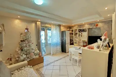 Casa in vendita, Via Montello, Aprilia