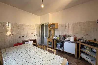 Palazzo in affitto, Via Casalmonferrato, Roma