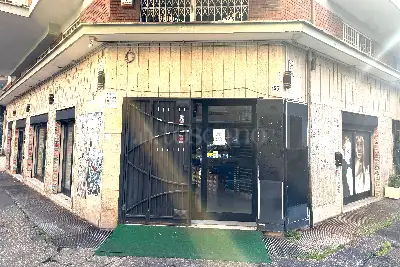 Negozio in vendita, Via Diego Angeli, Roma