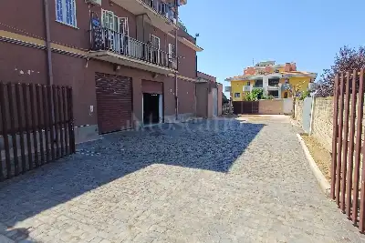 Negozio in vendita, Via Alessandro Santini, Roma