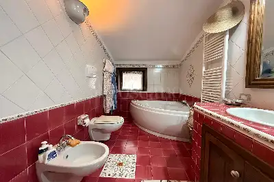 Villino a Schiera in vendita, Largo Rovedine, Opera