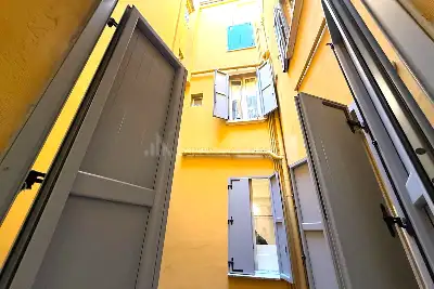 Palazzo in vendita, Via Castiglione, Bologna